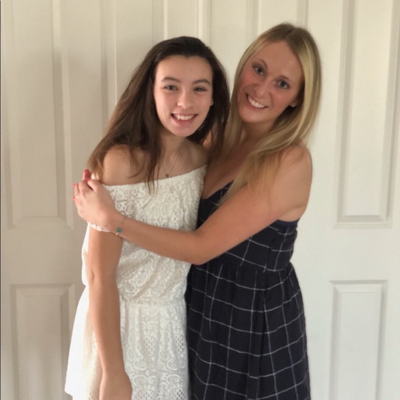 Meet your Posher, Rachel - Picture 3 of 4